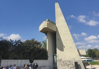 אנדרטת מגב