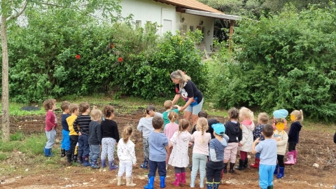 זריעת פרחי בר (25).jpg
